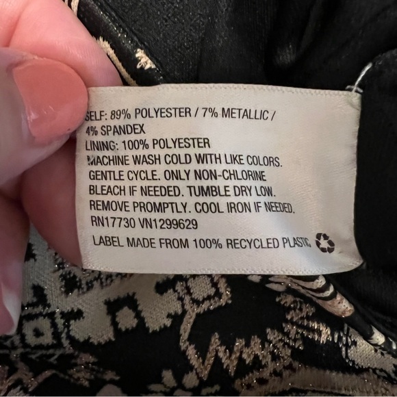 Xhilaration Mini Straight Skirt Gold Black Size XL/TG Geometric Tribal Pattern - Picture 9 of 9